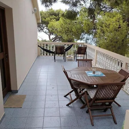 Apartments Var דירה סבטה נדלייה